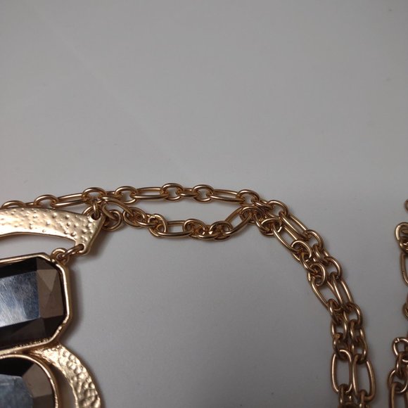 Gold Tone Metal And Plastic Large Pendant Necklace Adjustable 34.5 To 38 Inches - Picture 8 of 11